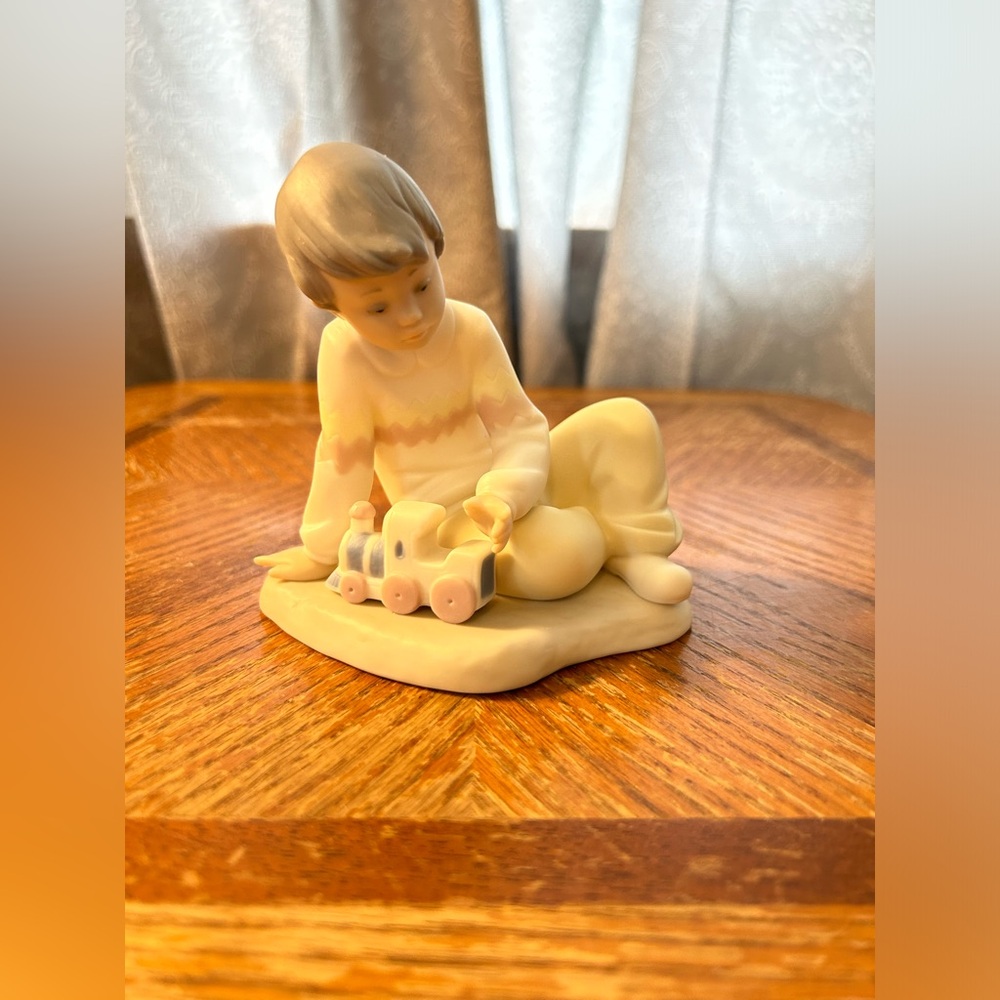 Vintage 1991 Golden Memories Lladro Dasia Handmade Spain Boy With Toy Train